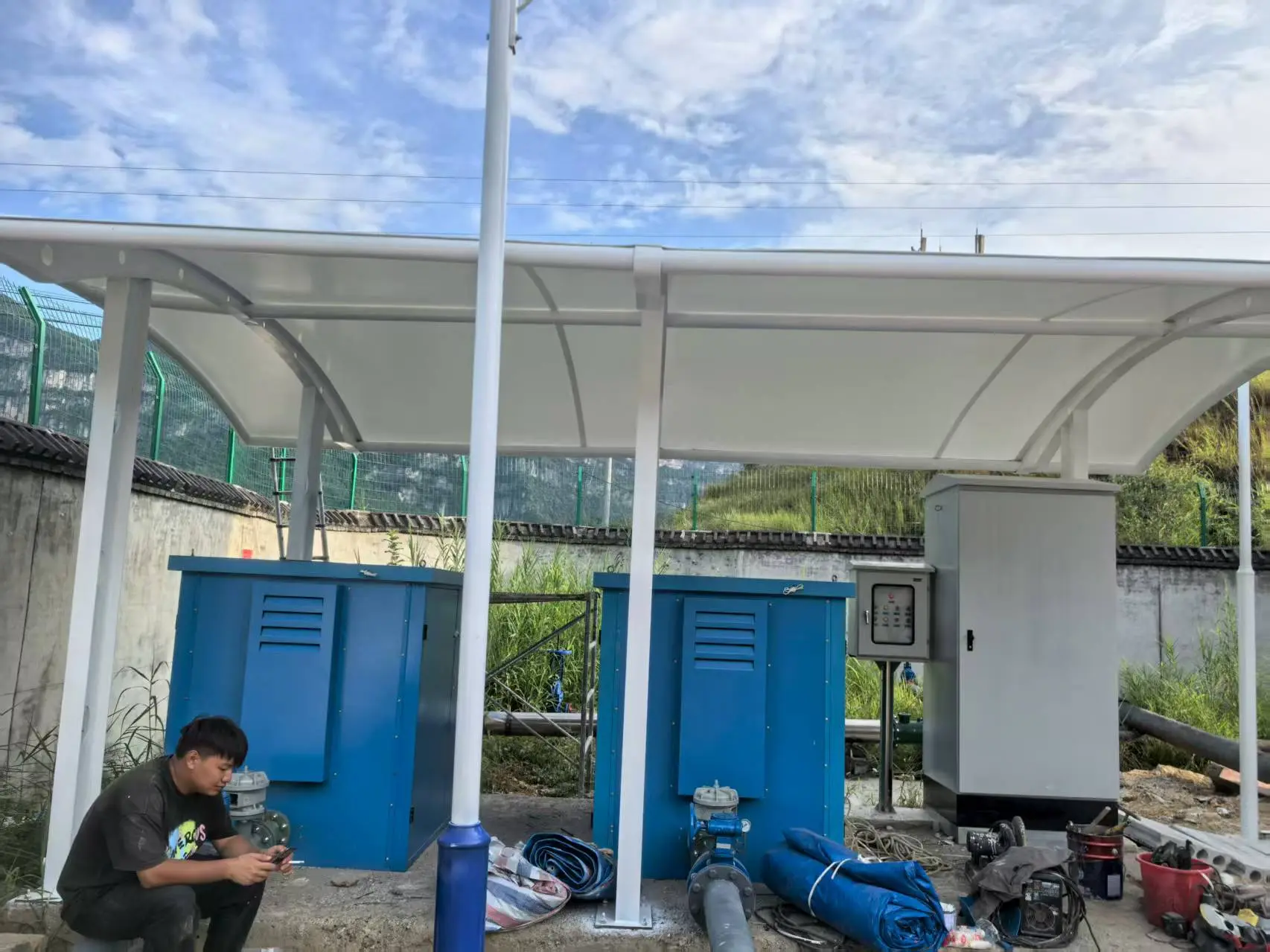 贵州望谟膜结构棚怎么选？多雨高湿山区，避开低价铁皮棚与劣质膜材坑